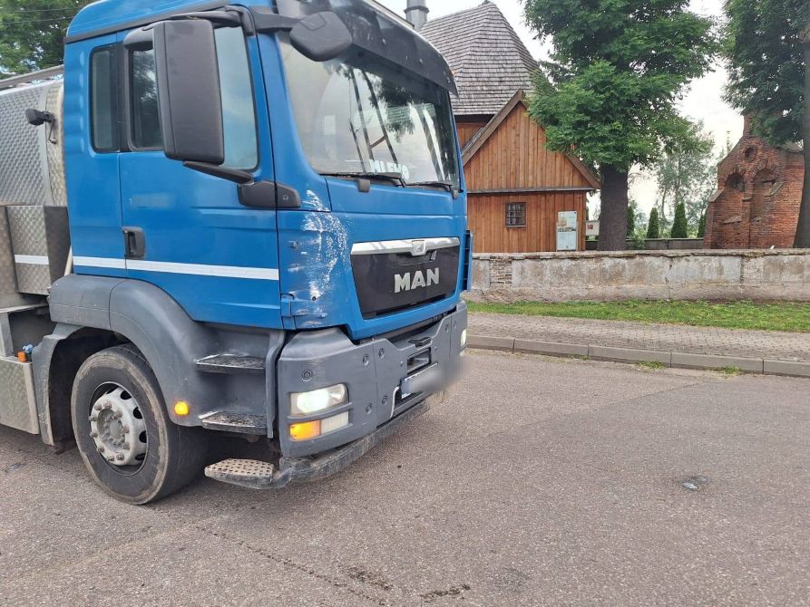Trzy osoby ranne po porannym zderzeniu busa z mlekowozem